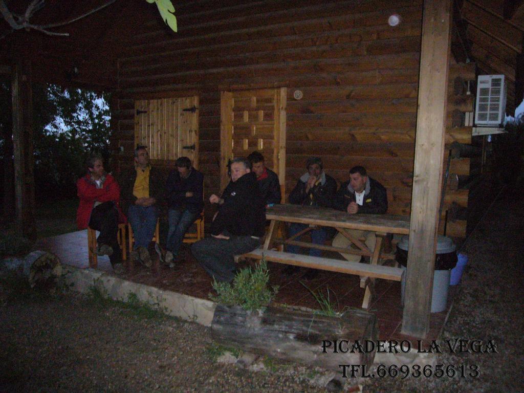 Cabana De Madera La Encina Vila Burunchel Exterior foto